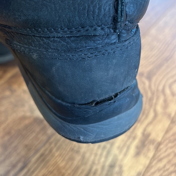 Ugg Adirondack boots - size 8.5 - Picture 8 of 16